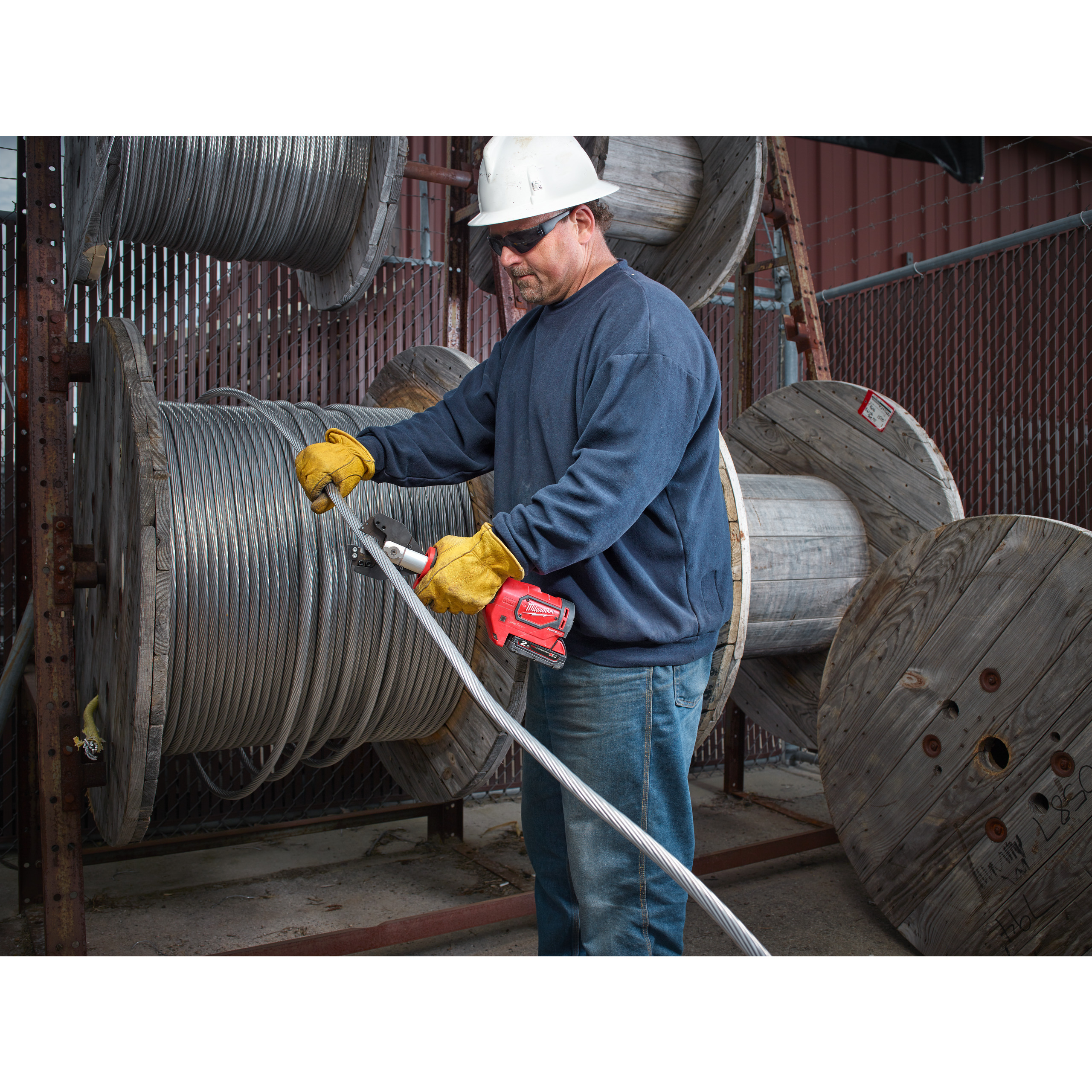 147607_Milwaukee_18V_kabelkniptang_35mm_ACSR_bek_M18_ONEHCC_0C_ACSR_SET_p5