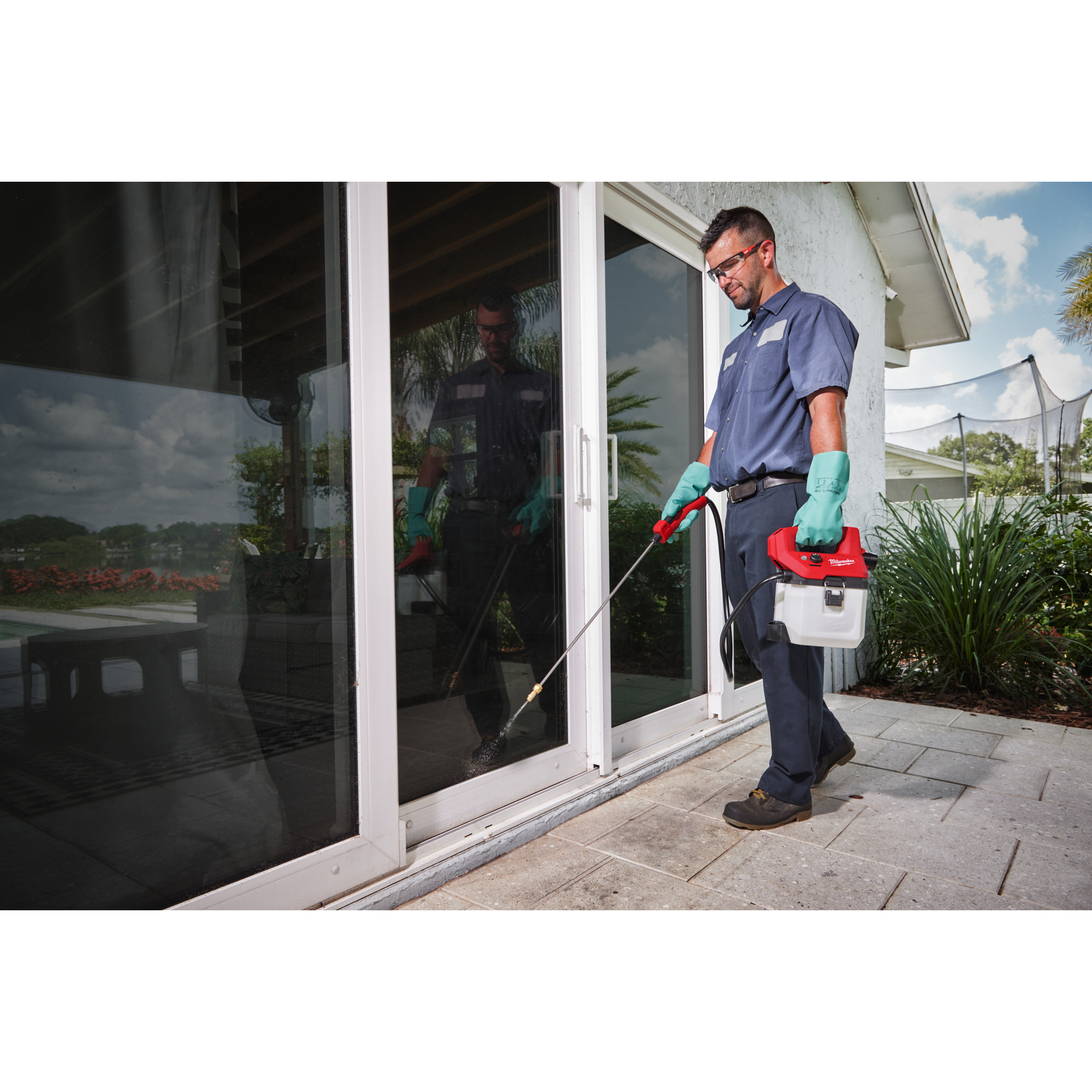 147622_Milwaukee_12V_chemische_drukspuit_3_7L_M12_BHCS3L_0_p3