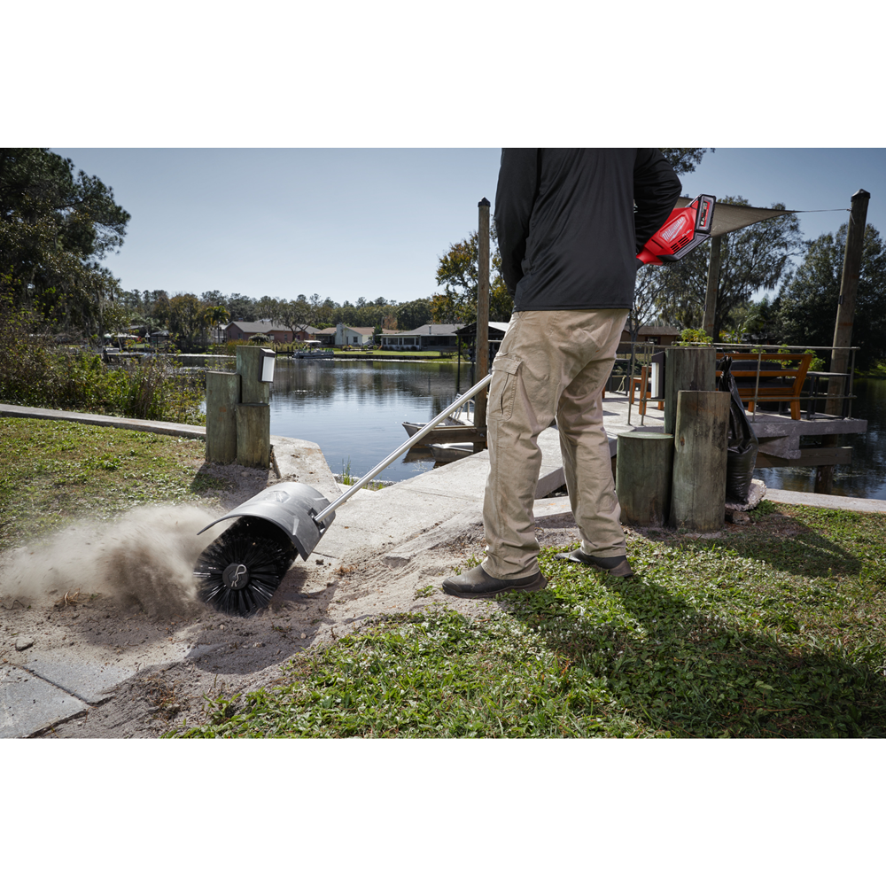 147631_Milwaukee_18V_outdoor_power_head_borstel_M18_FOPH_BBA_p3