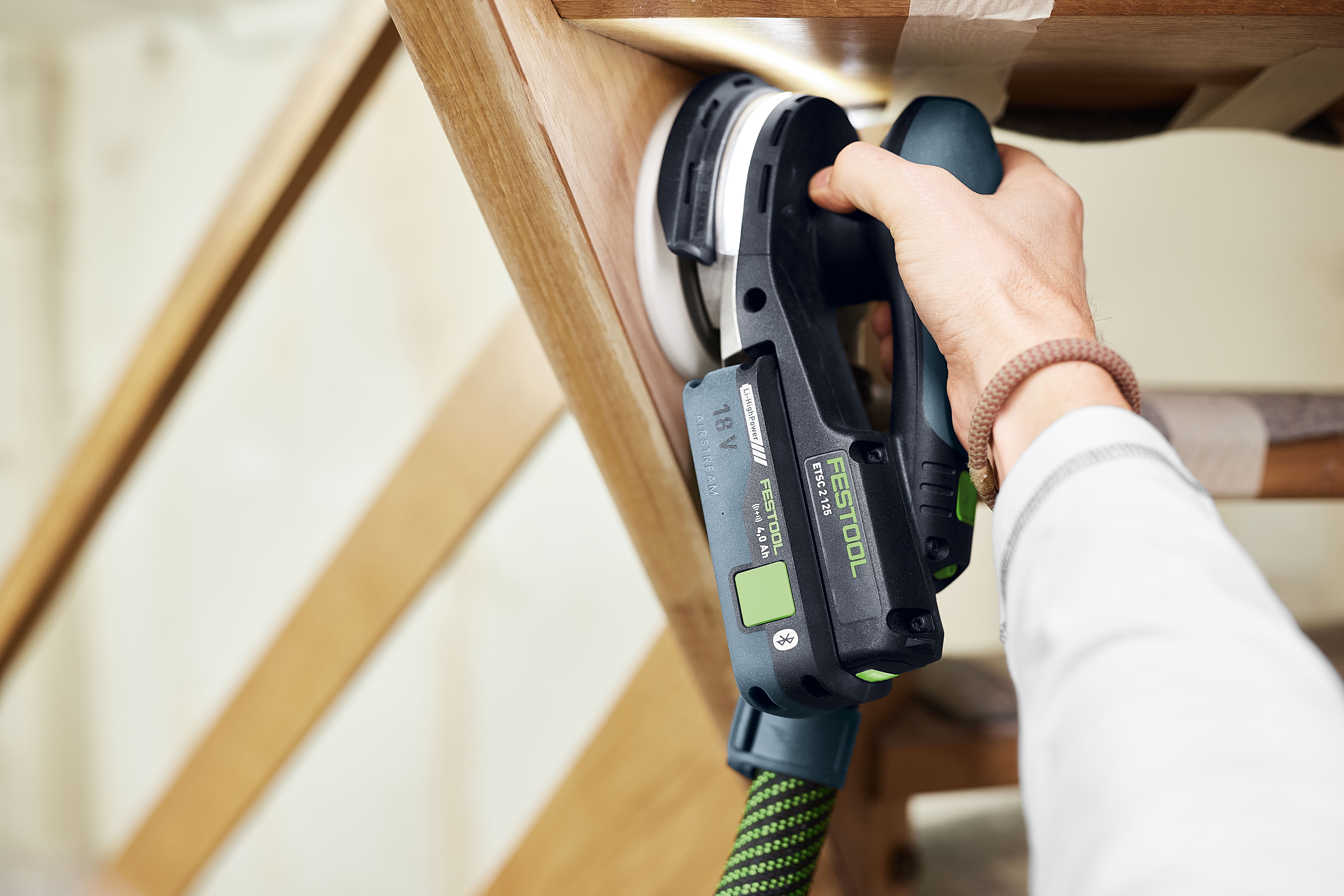147868_festool_18v_excentrische_schuurmachine_125mm_etsc_2_125_basic_p2