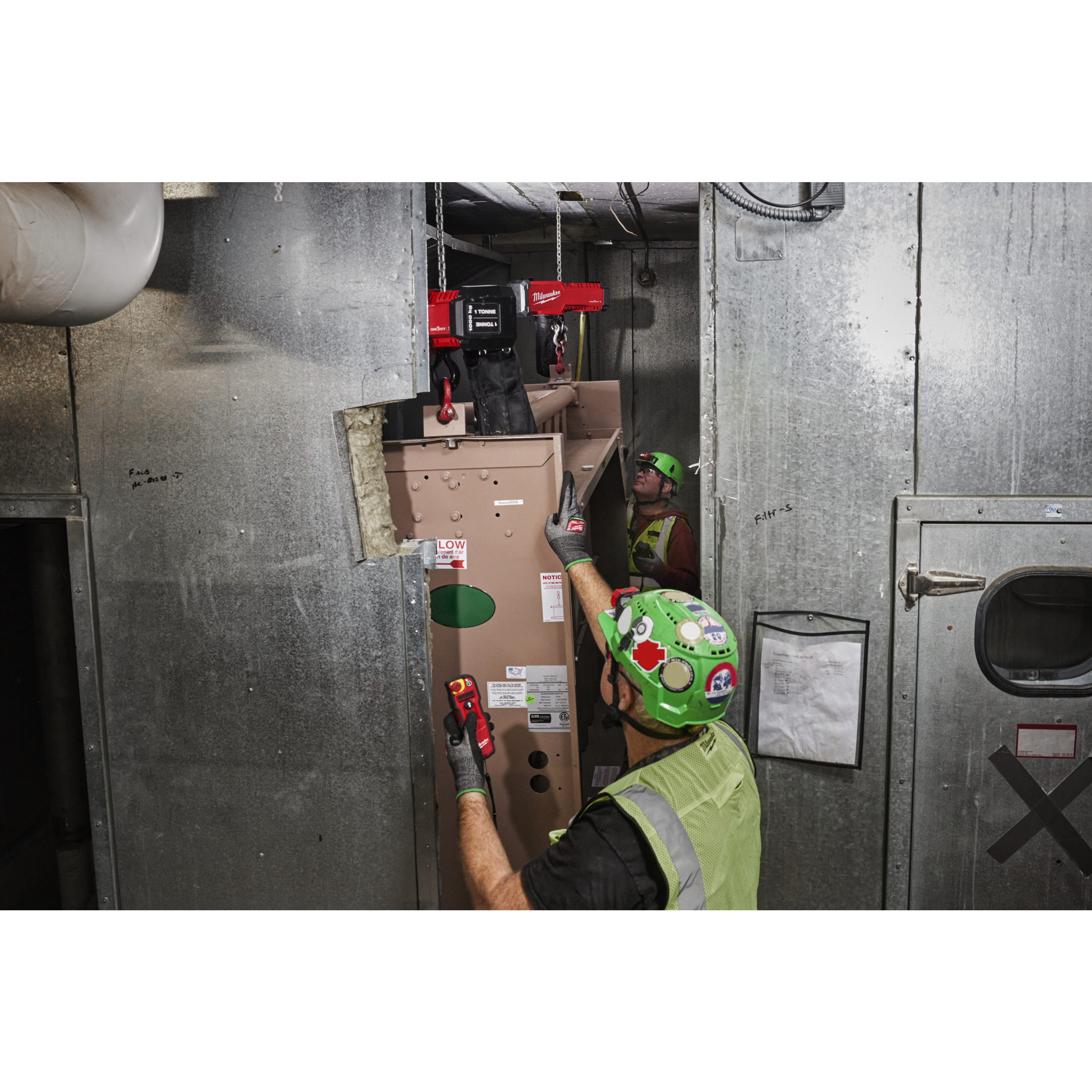 148045_Milwaukee_18V_kettingtakel_1_ton_ONE_KEY_M18_1x_12_0Ah_BLCHTO_121_p11