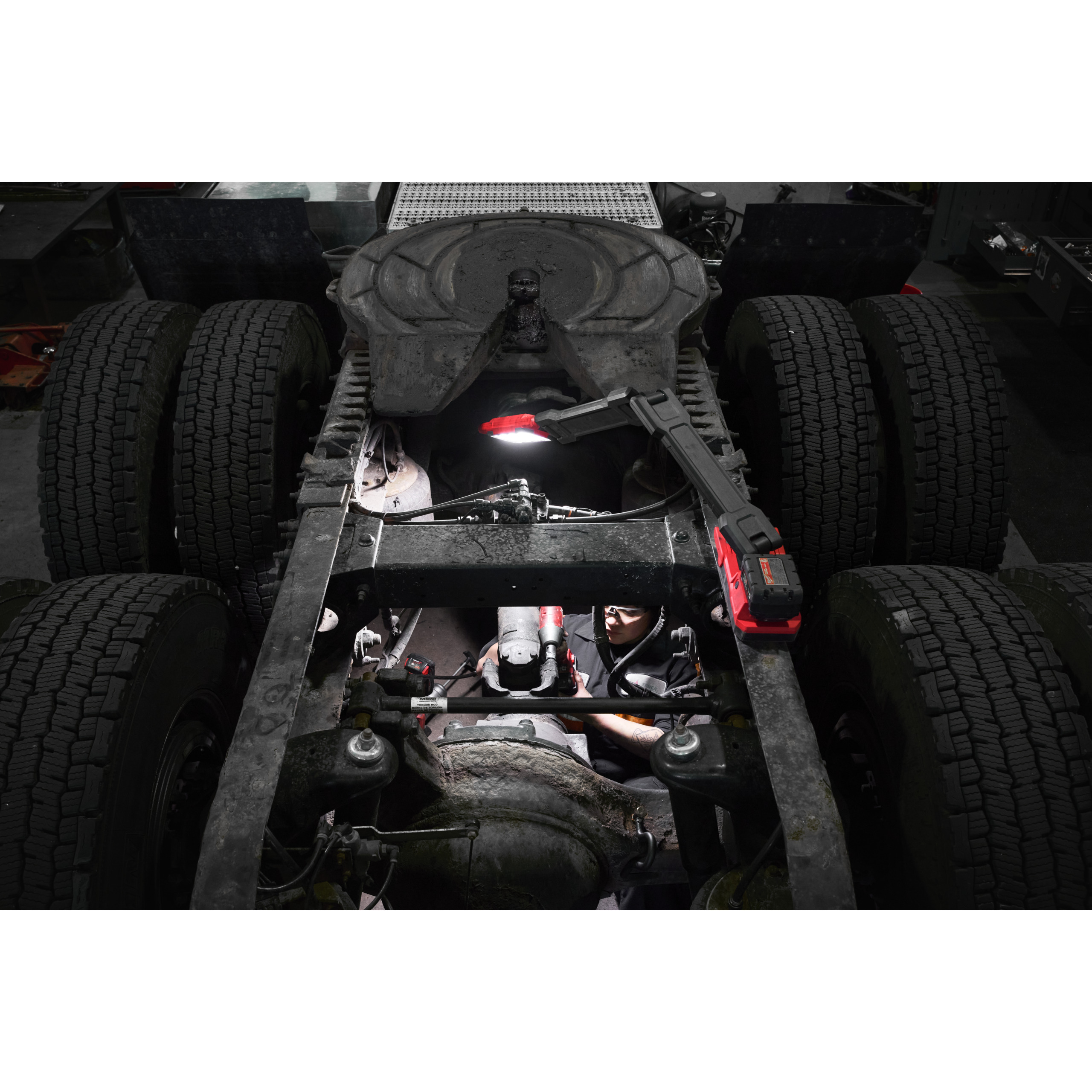 148063_Milwaukee_18V_LED_bouwlamp_2500lm_magnetisch_uitschuifbaar_M18_ABL_0_p5