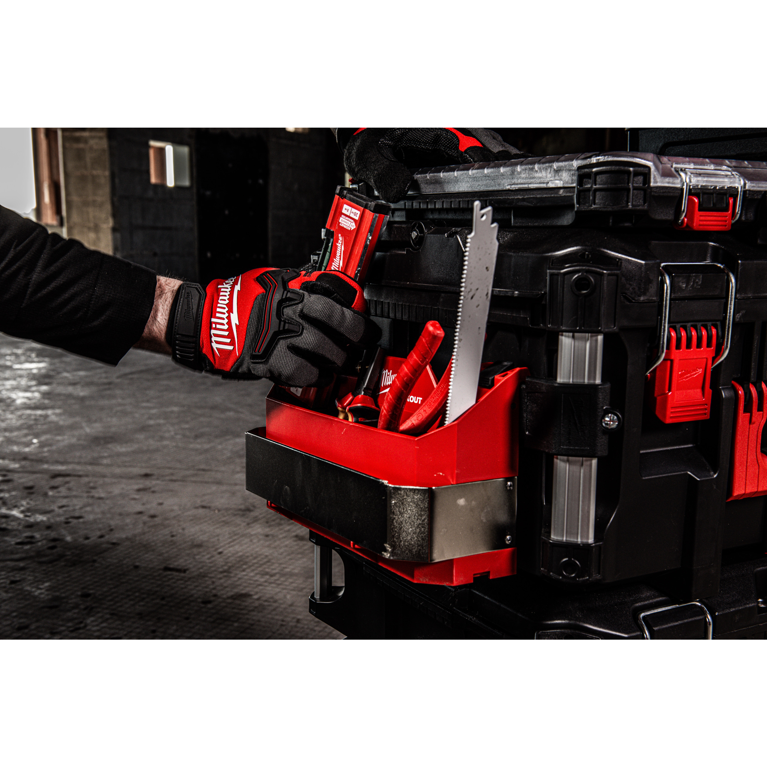 148088_Milwaukee_PACKOUT_zijmontage_handgereedschaphouder_p4