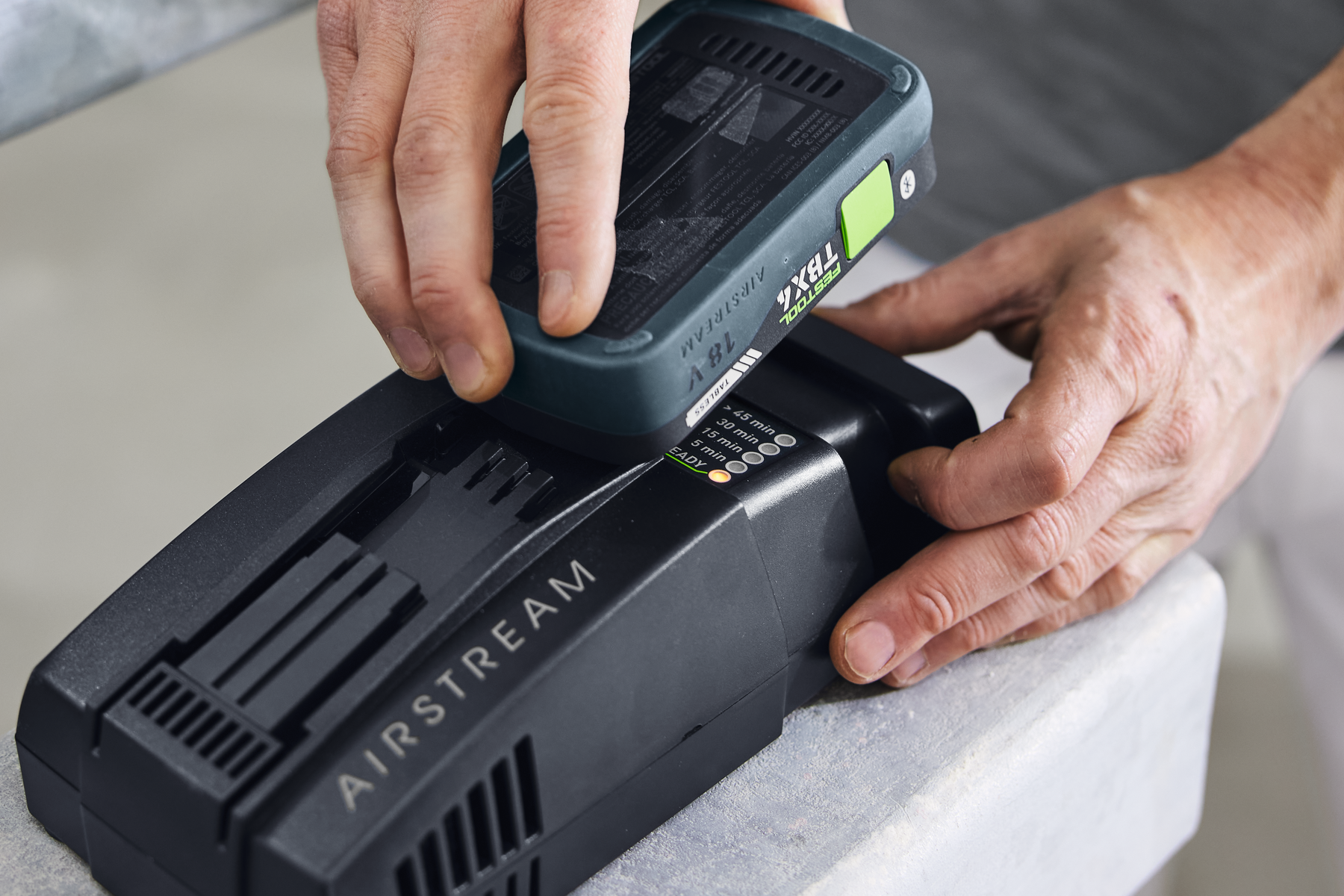 148500_Festool_acculader_SCA_16_16A_12_18V_p3