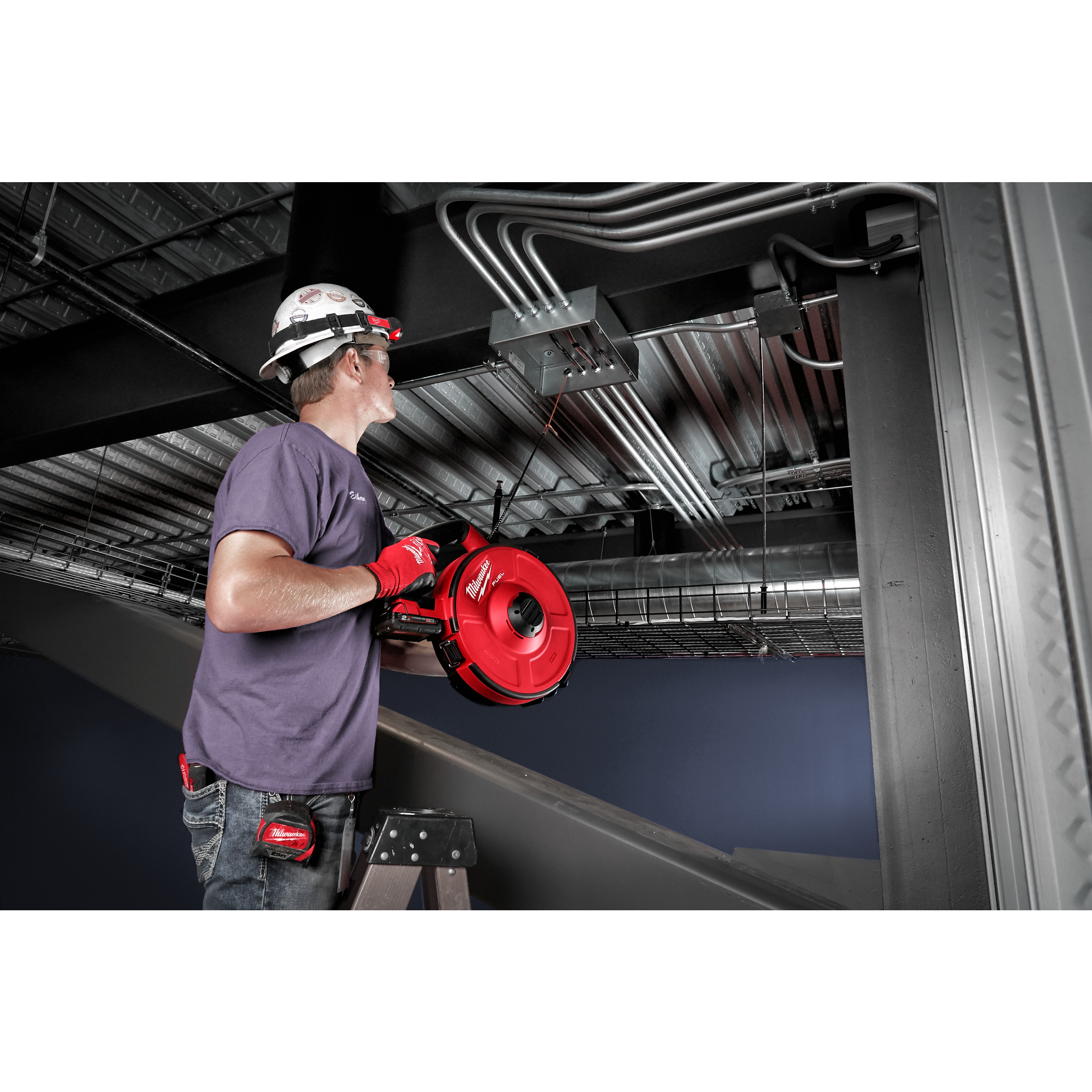 148994_Milwaukee_18V_trekveer_FUEL_30M_kunstof_2x_2_0Ah_M18_FPFT_202_30m_NC_Set_p6