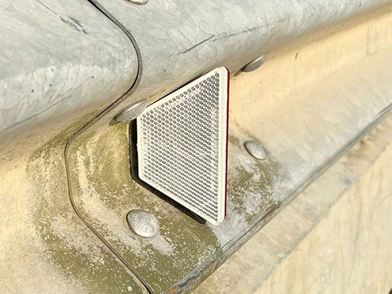 151174_geleiderailreflector_trapezium_geel_wit_p2