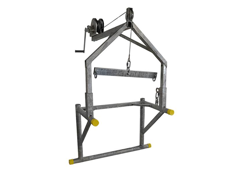 Draagbok met lier voor stortkoker