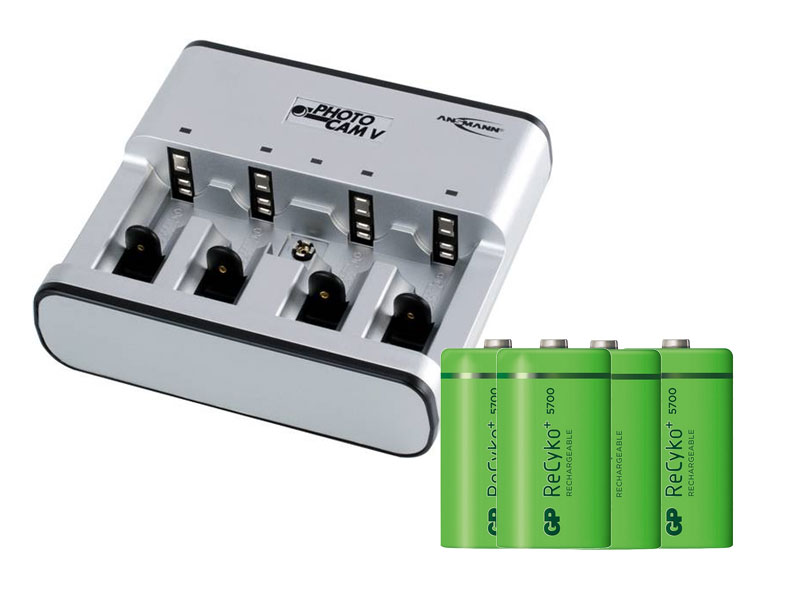 Universele acculader met 4 accu's D-cel 5.7 mAh