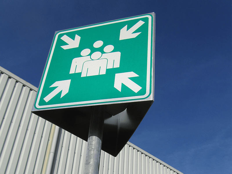 601734_Bord_Verzamelplaats_driezijdig_40cm_met_paal_p5