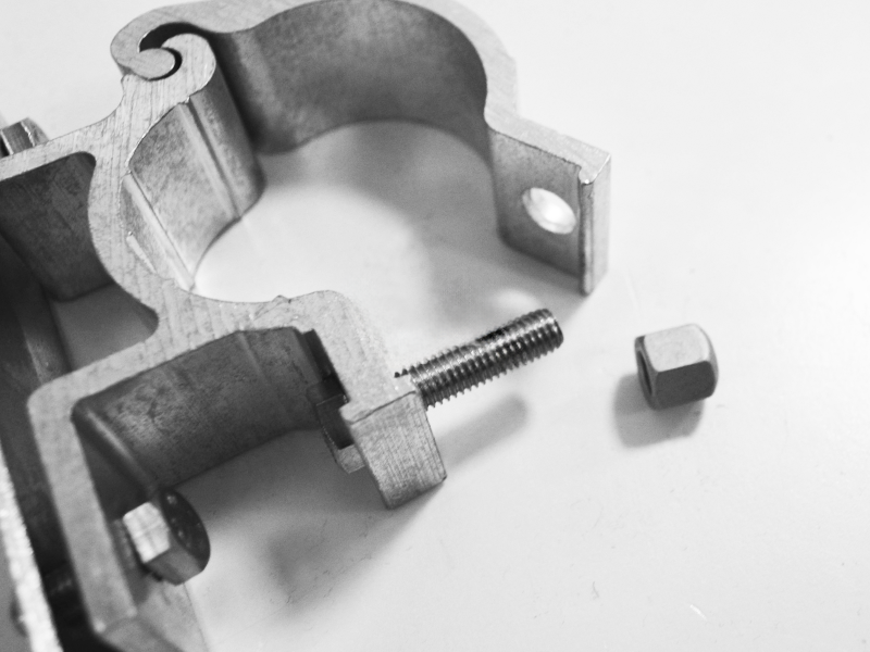 602665_Verkeersbordbeugel_enkel_48mm_kort_Doos_50_stuks_p2